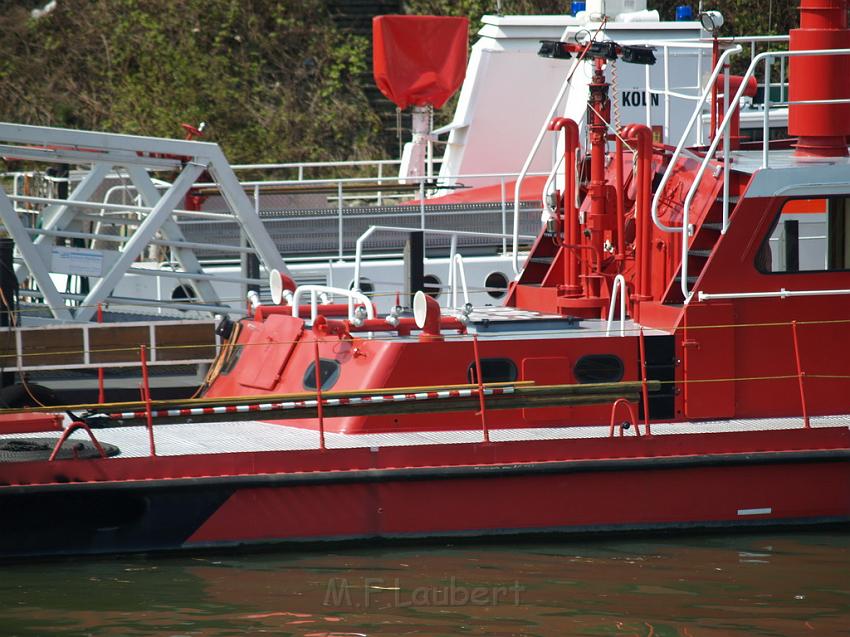 Feuerloeschboot 10-2      P178.JPG